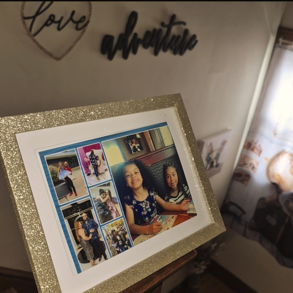 Picture frame with a customized collage